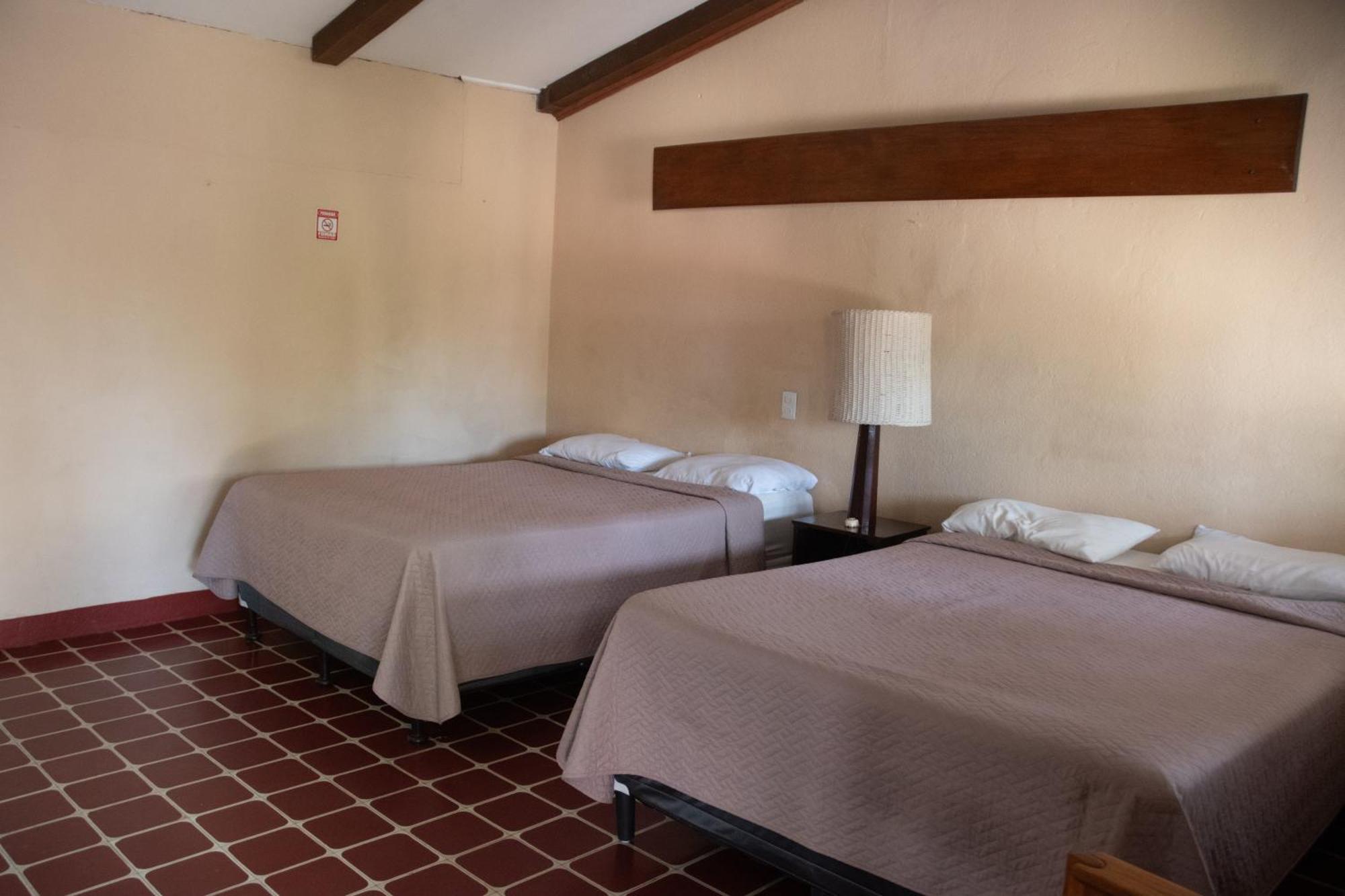 Hotel La Colonia Сан-Маркос-Ла-Лагуна Екстер'єр фото