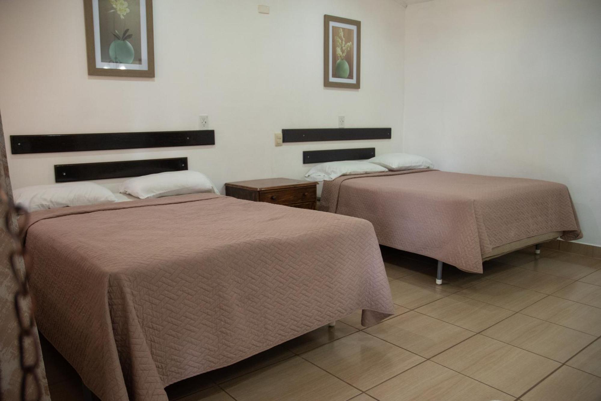 Hotel La Colonia Сан-Маркос-Ла-Лагуна Екстер'єр фото